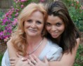 CAST Kristin a Phyllis Christine